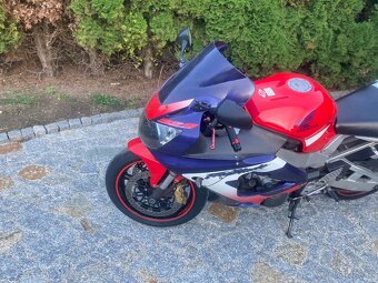 Honda CBR 929RR Fireblade - 6