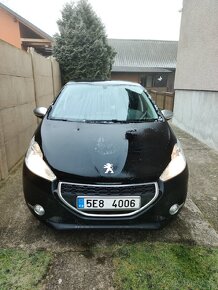 Peugeot 208 1.2 - 6