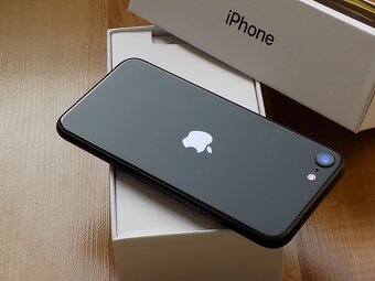 APPLE iPhone SE 2020 64GB Black - ZÁRUKA - TOP STAV-100%bat. - 6