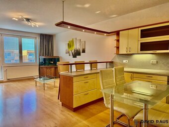 Prodej bytu 3+kk se dvěma balkony ( 102 m2 ), ul. Přízřenick - 6