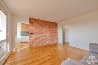 Prodej bytu se zasklenou lodžií 3+1, 68 m², Zlín - Budovatel - 6
