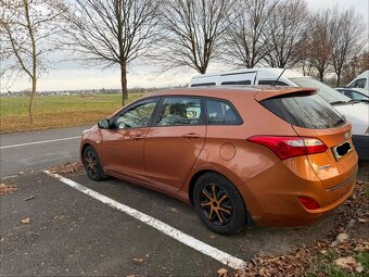 Prodám Hyundai i30 combi 1.6 88KW Najeto 72 000 Km - 6