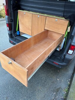 Camping obytná vestavba do dodávky - 6