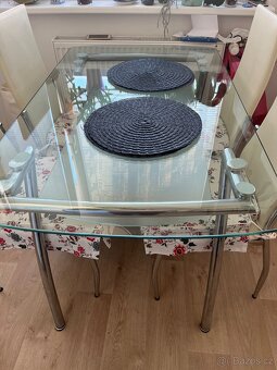 Nadčasový skleněný stůl 300 kč + odvoz nutný - 6