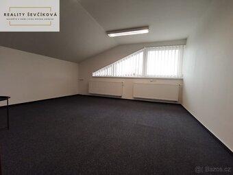 Pronájem komerčního objektu s halou, 400 m 2 + 400 m2 plochy - 6