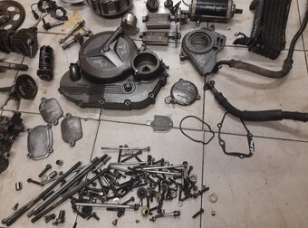 Suzuki DR 800 díly motoru dr800 BIG - 6