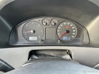 VW Caravelle T5long 2.5tdi - český původ - 6