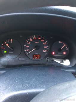 Renault Clio - 6