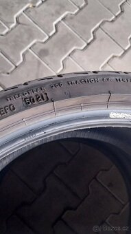 Prodám 2 x letní pneu Bridgestone 255/30/20 - 6