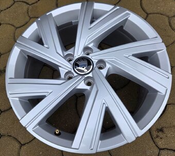 Zánovní orig.alu VW Golf 18" 5x112 model Bergamo - 6