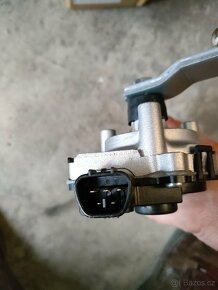 Motorek předních stěračů - 6