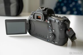 Zrcadlovka Canon EOS 6D Mark II - 6