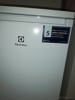 Lednička s mrazicí přihrádkou Electrolux - 6
