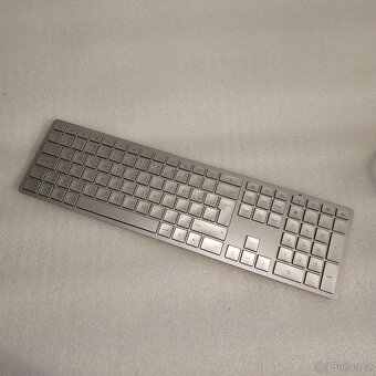 Bezdrátová klávesnice HP 970 programmable CZ podsvícená - 6