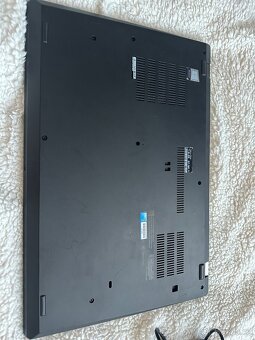 Lenovo ThinkPad T590 top stav - 6