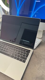 MacBook Pro 2017 Touchbar 250gb - 6