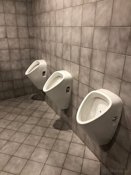 Sanitární vybavení – umyvadla, pisoáry, WC – různé typy - 6