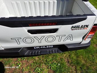 Dětské elektrické autíčko - 6