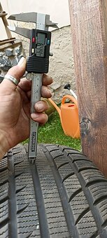 prodám 1 kus zimní pneu Tomket 245/40R18-015 - 6