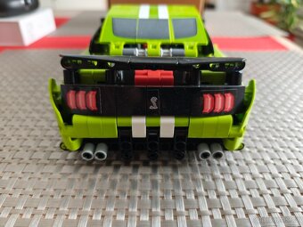 LEGO Technic 42138 Ford Mustang Shelby GT500 - 6