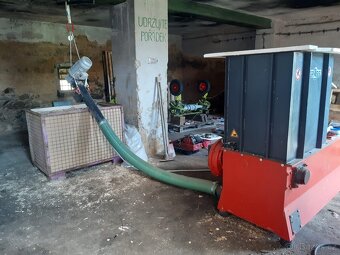 Drtič a štěpkovač na dřevo, karton, plast - 6