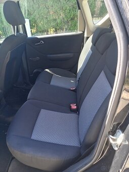 Mercedes A - 6