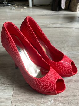 Červené lodičky na platformě - 6