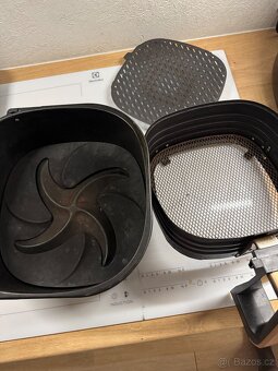 Horkovzdušná fritéza Philips HD9867/90 Airfryer XXL Premium - 6