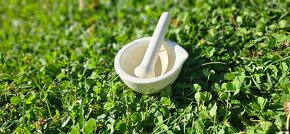 2 staré porcelánové hmoždíře s tloučky - 6
