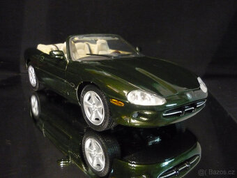 Jaguar XK8 Maisto 1/18 - 6