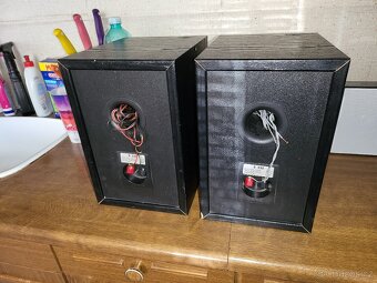 Prodám Jamo reproboxy- E530, VE DŘEVĚ, má to výtečný zvuk, v - 6