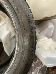 215/45/16 zimní kumho - 6