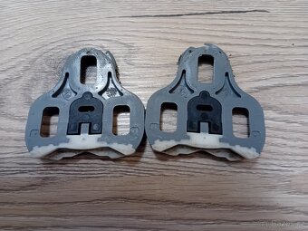 Cyklistické tretry Shimano s nášlapnými pedály a kufry - 6