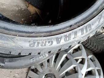 225/40/18 92v Goodyear - zimní pneu 2ks - 6
