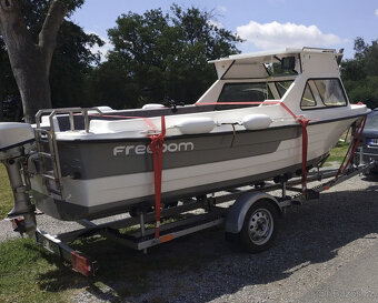 Motorová loď + přívěsný vozík - 6