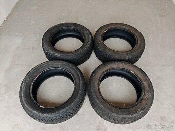 Continental 215/55/16 - 6