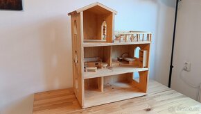 Dřevěný domek pro panenky - 6