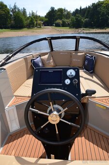 Nová motor. loď Corsiva 625 Tender + MOTOR - REZERVOVÁNO - 6