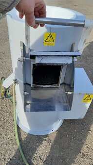 Škrabka na brambory a kořenovou zeleninu ŠKBZ 12 - 6