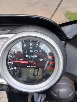 Prodej motocyklu Triumph 1050 - 6