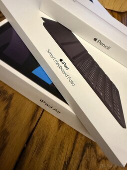 iPad Air 11” 4. generace 64GB Space Grey s příslušenstvím - 6