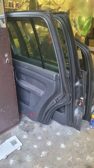 VW TOURAN 2005 DVEŘE - 6