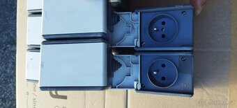 ZÁSUVKA DVOJITÁ NA POVRCH PRAKTIK ABB IP44 - 6