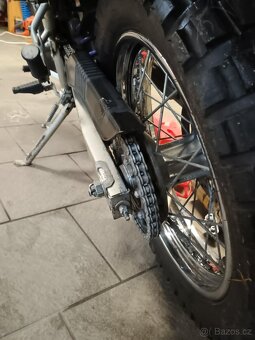 Kawasaki KLR 650 - 6