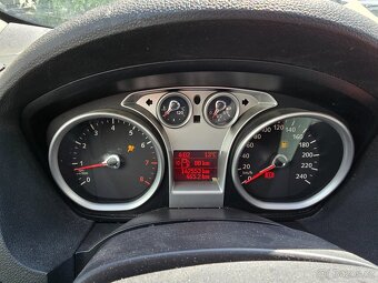 Ford Kuga 2.5T 4x4 - 6