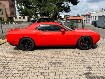 Dodge Challenger 6.4 SRT - 6