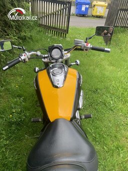 Suzuki Intruder M800 Special color edition - 6