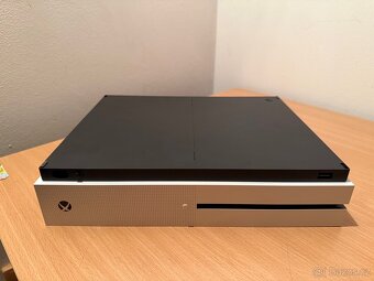 Xbox One S - 1TB - 6