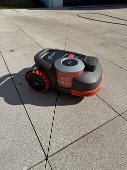 Robotická sekačka Segway Navimow H1500E - VisionFence - 6