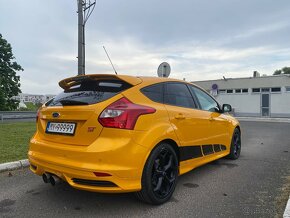 Ford Focus ST250 MKIII - 6